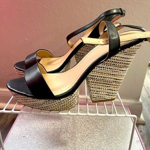 🎉CLOSET CLEAN OUT SALE🎊 Black White-platform heeled sandals size 10W!